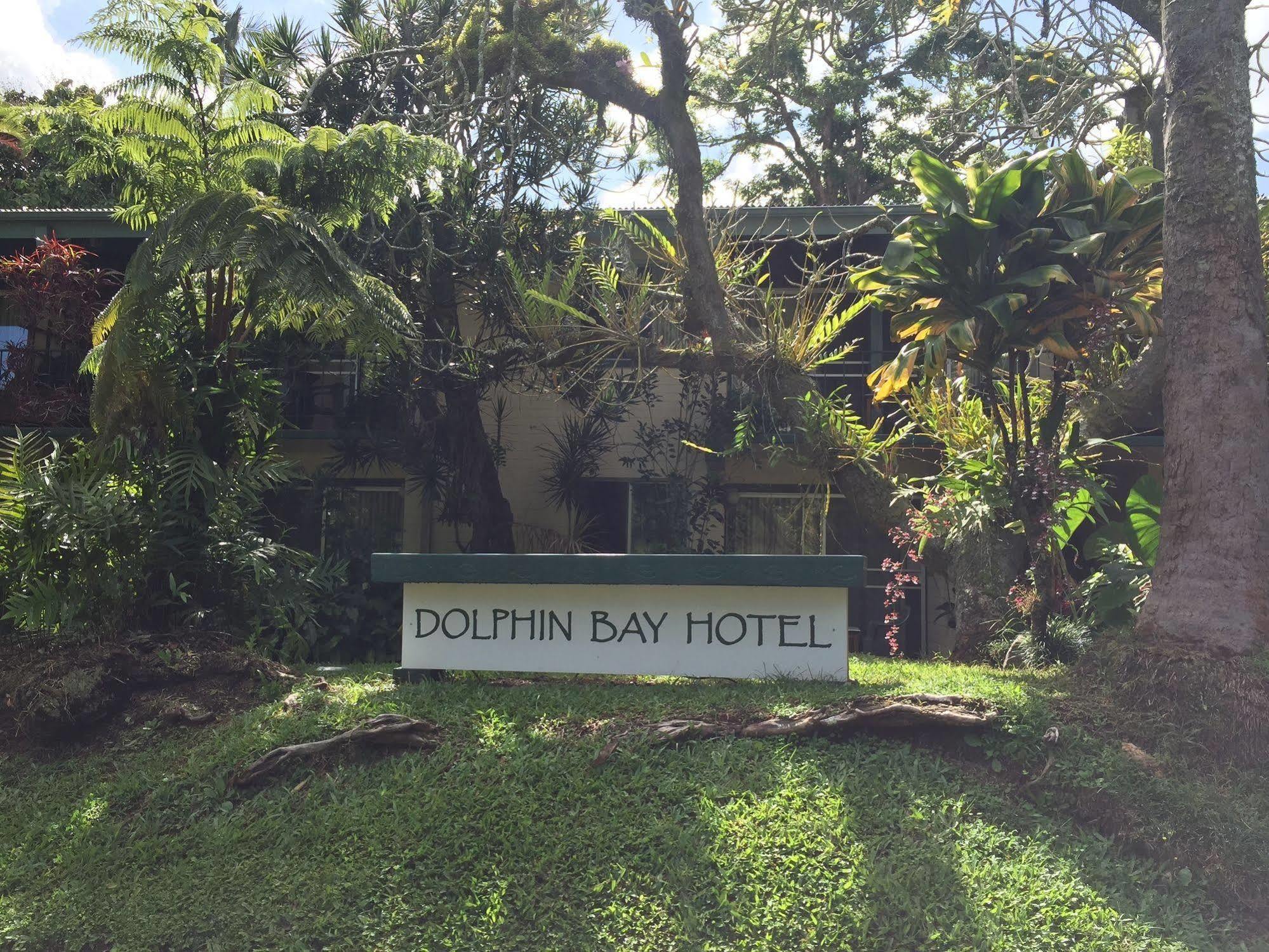 Dolphin Bay Hotel Hilo Exteriör bild